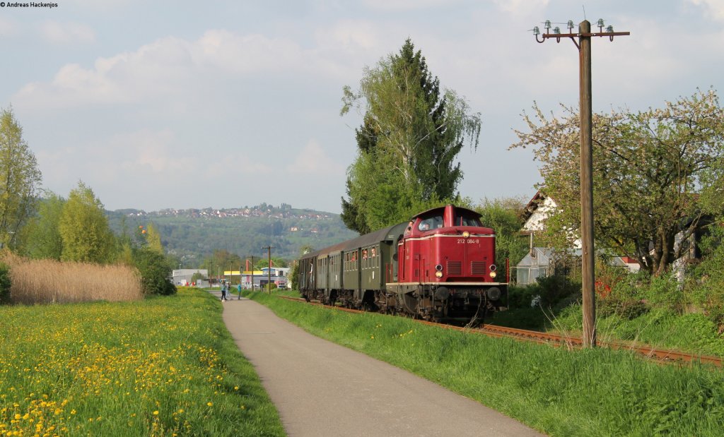 212 084-8 mit dem ***** (Welzheim-Schorndorf) bei Rudersberg 5.5.13