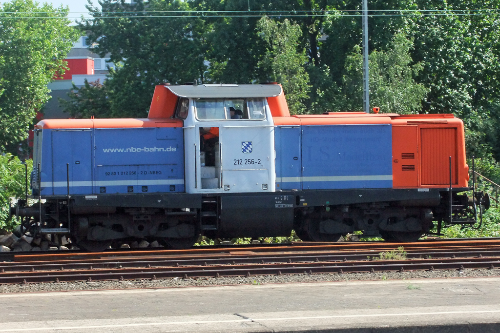212 256-2 im Bahnhof Herne 23.6.2010 