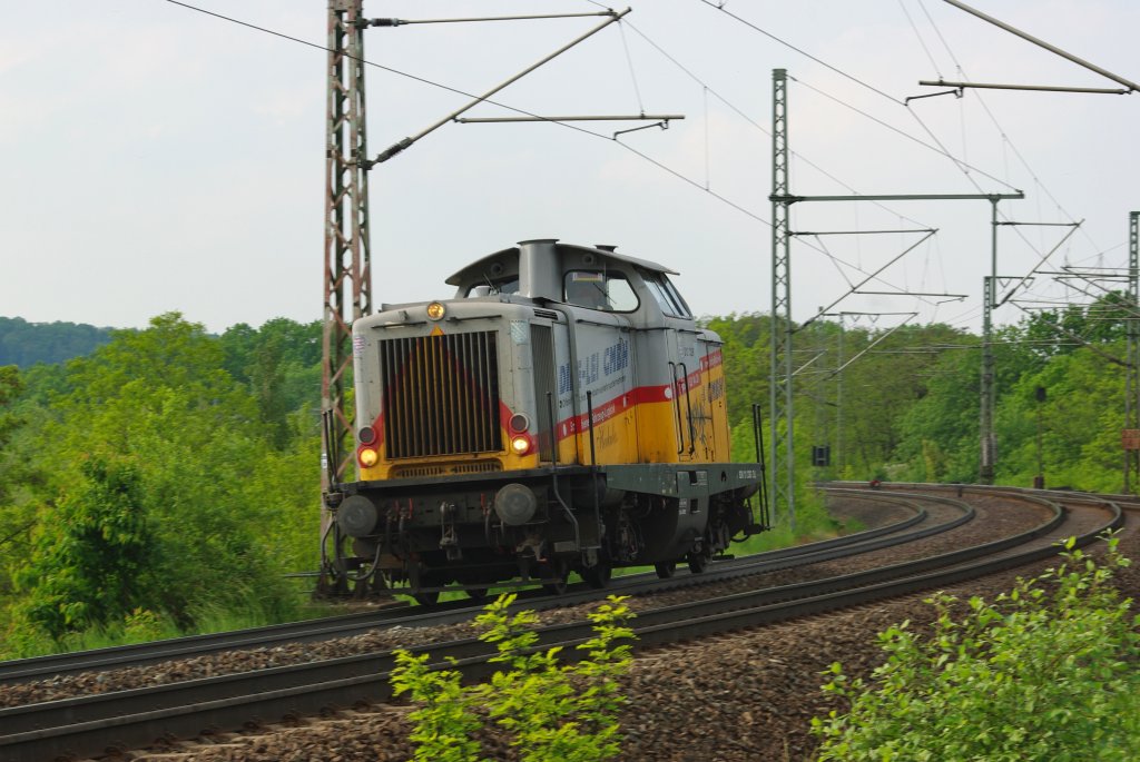 212 326, der  Herkules  der Lei GmbH rauscht Lz in Richtung Sden in die Einfahrt von Eichenberg. Aufgenommen am 29.05.2010.