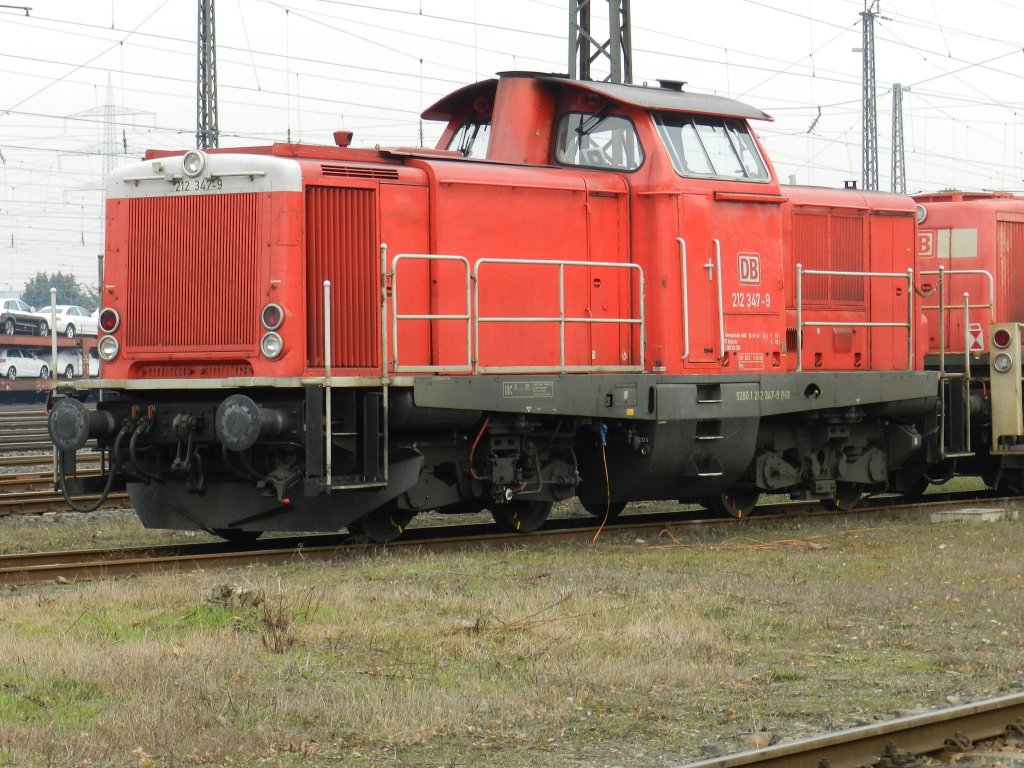 212 347-9 ruht sich im DB-Werksgelnde am Rangierbahnhof Mainz-Bischofsheim aus, 08.03.2013