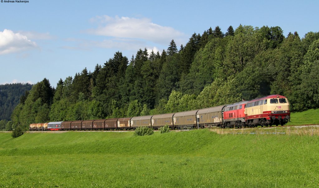 217 002-5 und 217 012-4 mit dem FS 45197 bei Obertalhofen 12.8.11