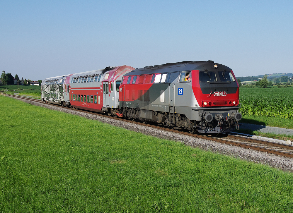 218 117 war am 22.06.2011 mit dem  R4379 von Graz via Werndorf nach Wies-Eibiswald unterwegs, und wurde von mir bei Groß St. Florian fotografiert.