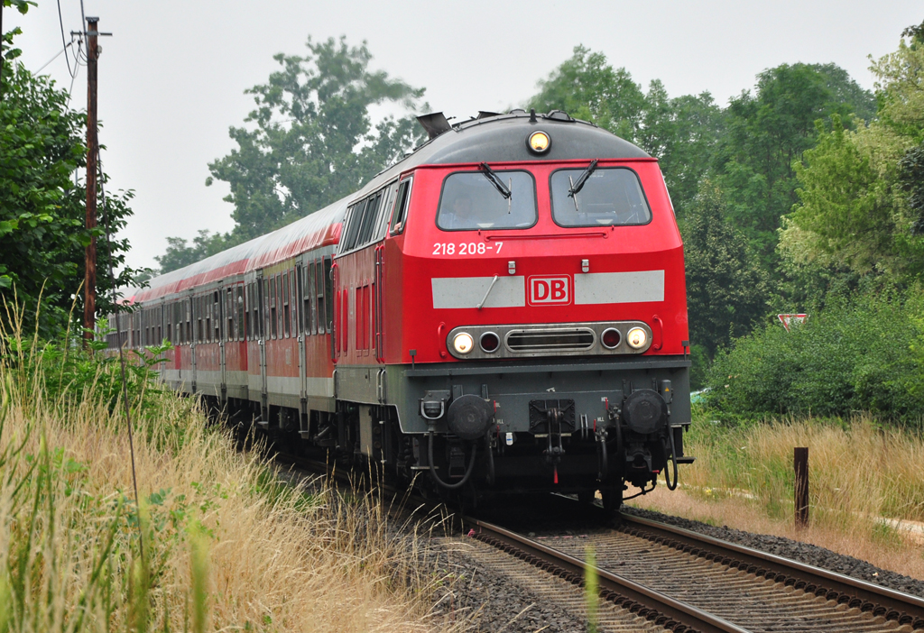 218 208-7 kurz nach der Abfahrt Bf Odendorf nach Bonn Hbf - 04.07.2011