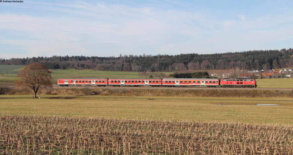 218 432-3 mit dem RE 22304 (Neustadt(Schwarzw)-Rottweil) bei Deilingen 24.12.12