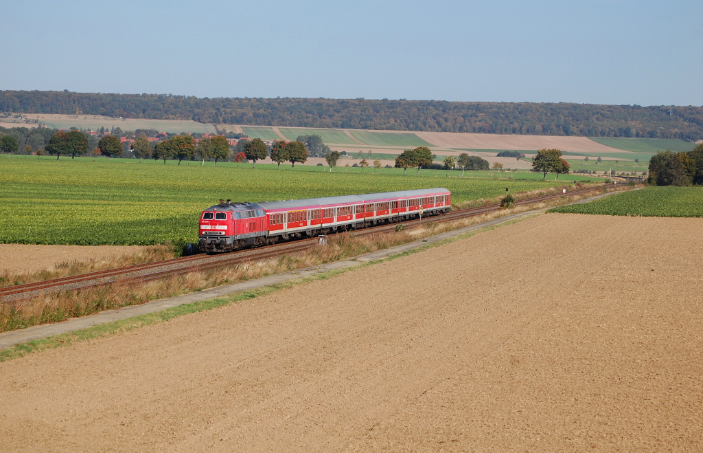 218 473 mit RE 14065 Hannover Hbf - Bad Harzburg, bei Klein Elbe. 30.09.2012