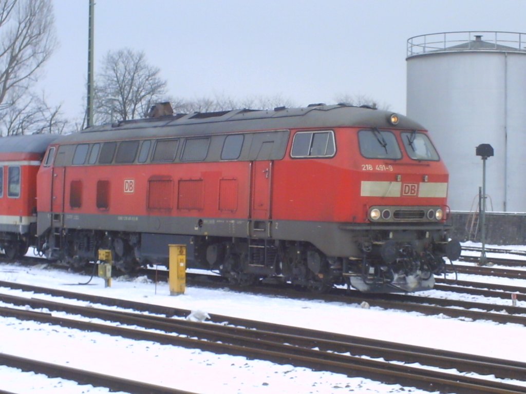 218 491 mit n-Wagen abgestellt in Lindau. Februar 2010.