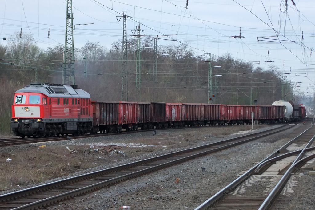 232 908-4 bei der Durchfahrt in Gelsenkirchen 26.3.2011