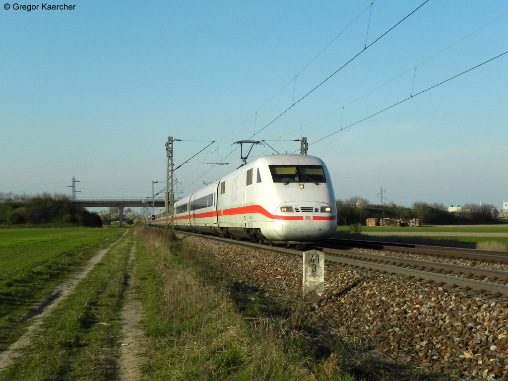 25.03.2011: 401 073-1 (ohne Stdtename) als ICE 77 (Hamburg-Zrich) Richtung Sden. Aufgenommen bei Graben-Neudorf.