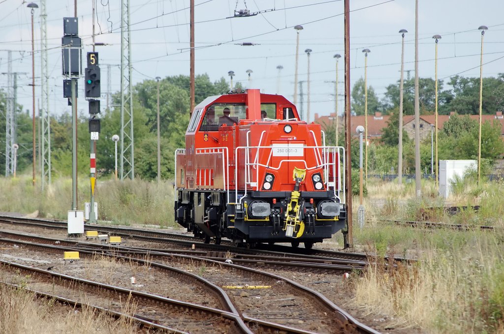 260 001-3 (261 001-2) der northrail als LZ in Stendal in Richtung Magdeburg. 30.07.2010