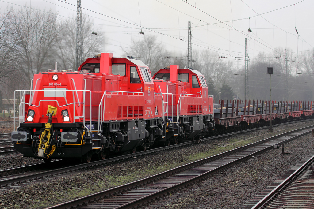 265 004-2 mit 265 006-7 in Oberhausen Osterfeld-Sd 1.3.2013