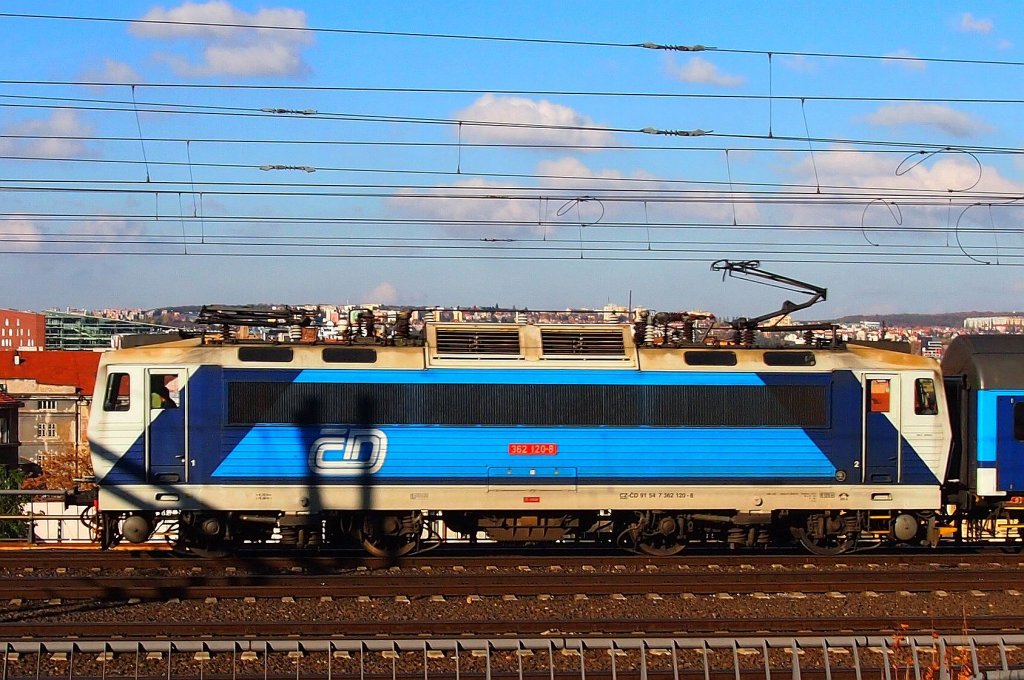 ČD 362 120 (nickname ESO) nahe dem Hauptbahnhof Prag am 31.10. 2012