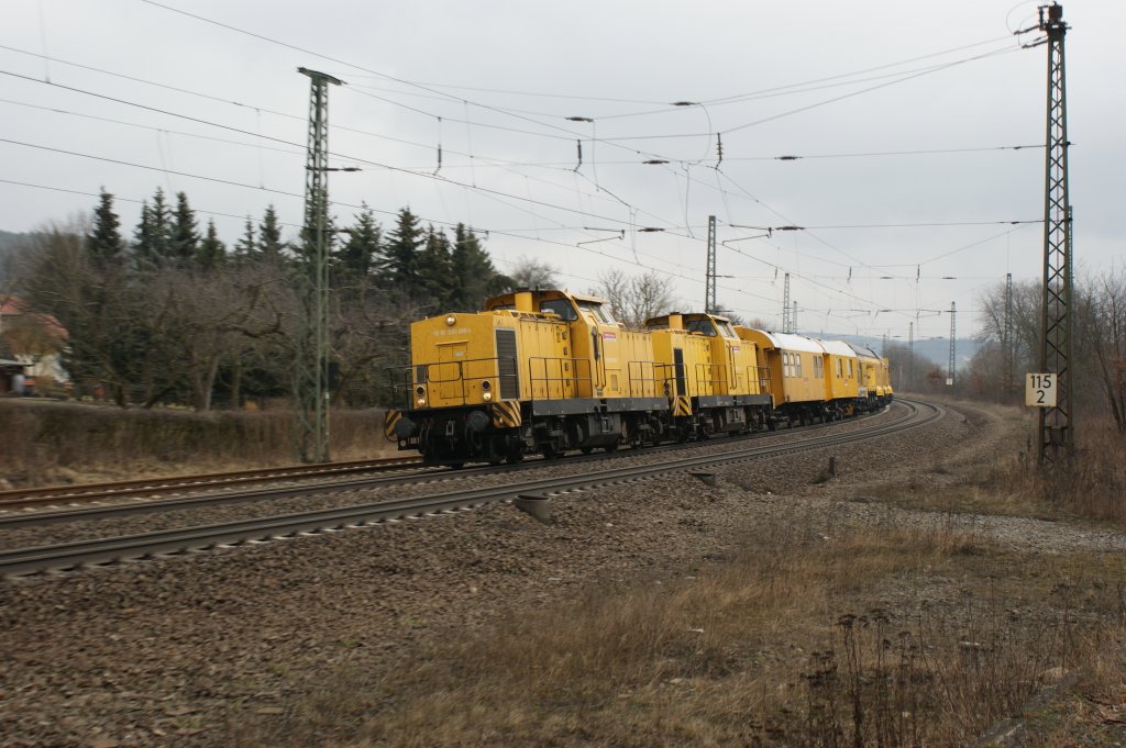 293 008-9 u. 293 009-7 der Bahnbaugruppe bei Fulda am 09.03.2013