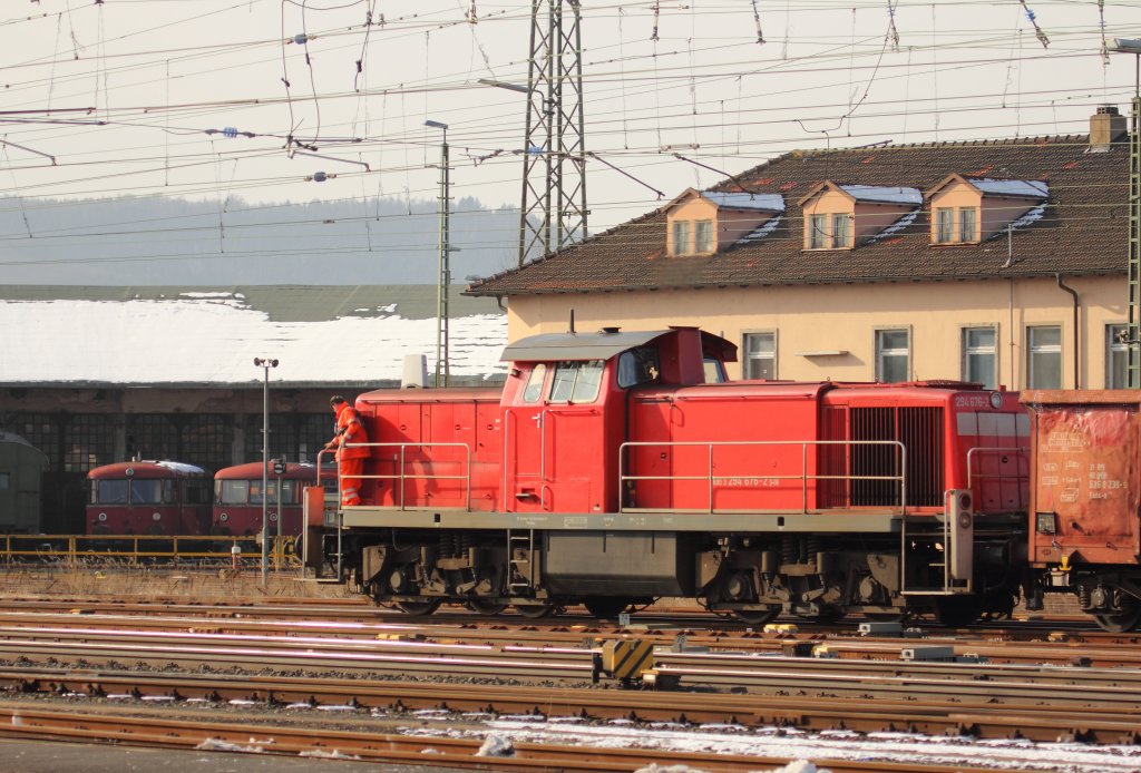 294 676-2 DB Schenker Rail in Lichtenfels am 11.02.2013.