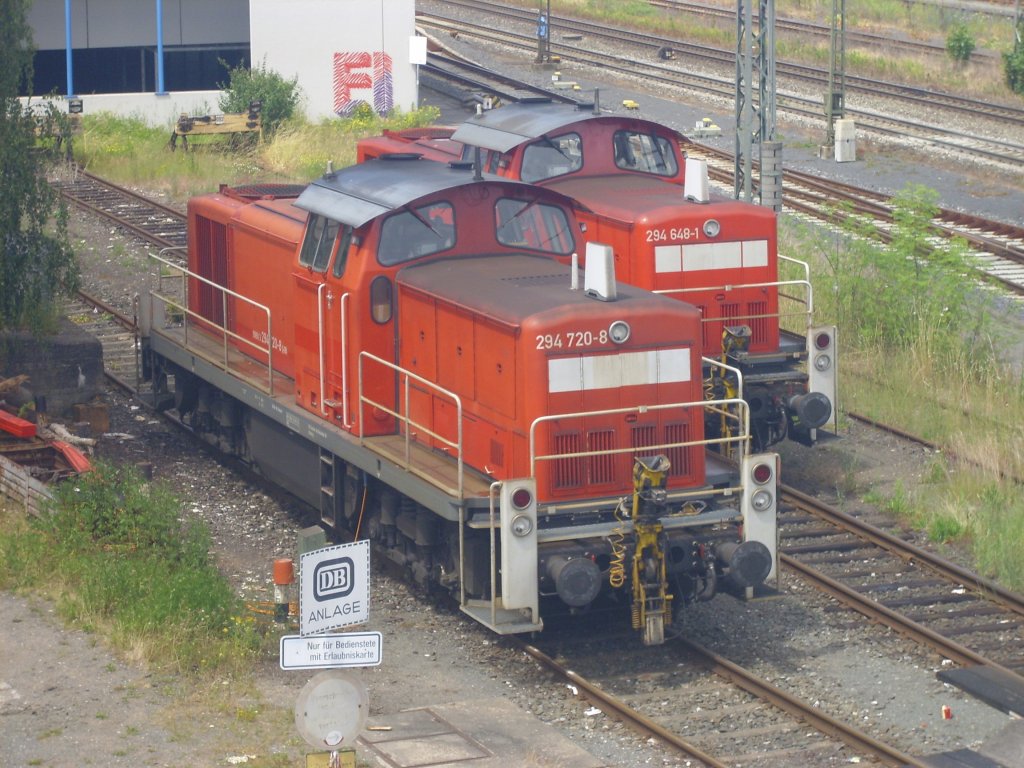 294 720-8 und 294 648-1 abgestellt im Bahnhof Bamberg 23.06.2013