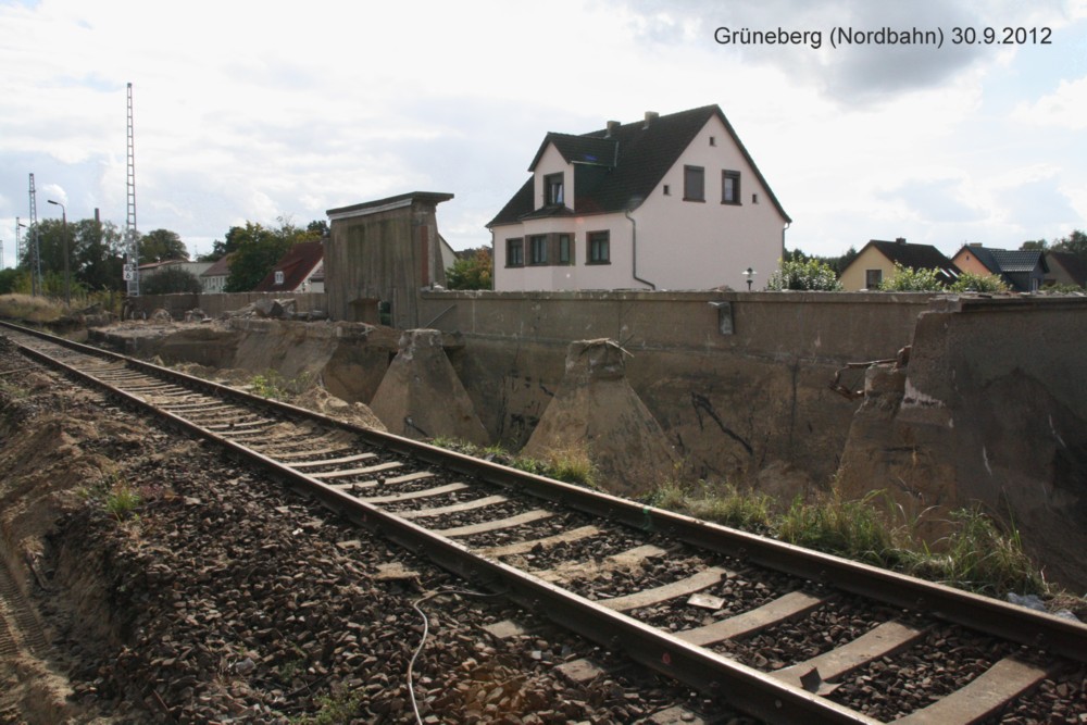 30.9.2012 Grneberg (Nordbahn) whrend der Streckensanierung.