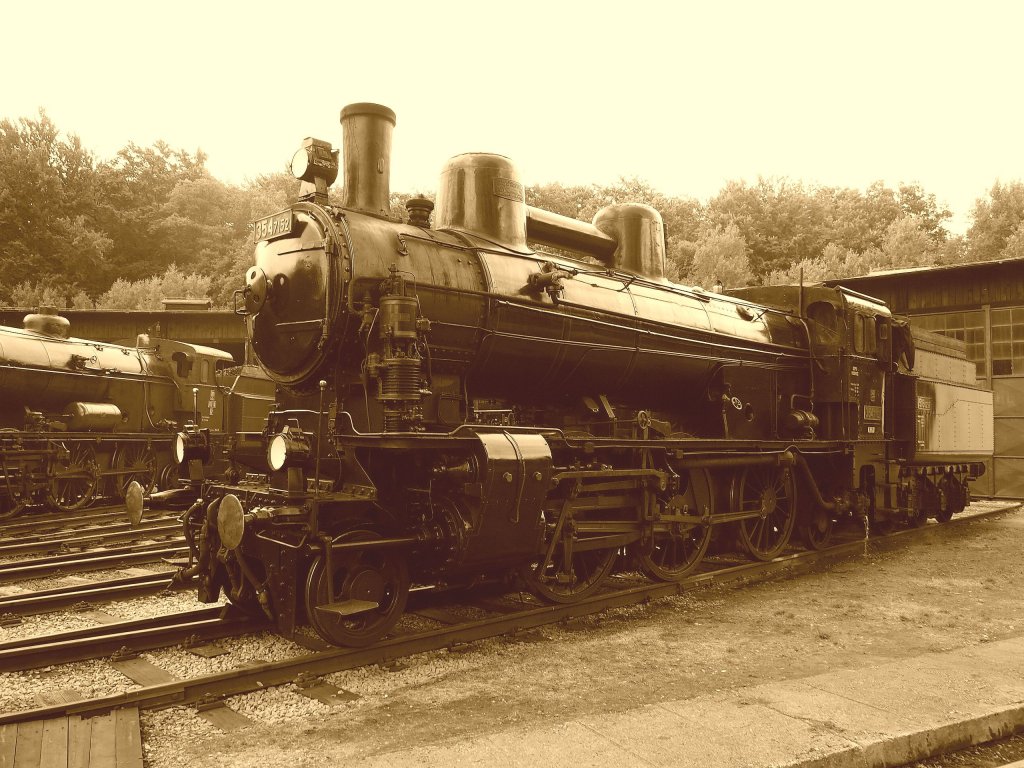 354.7152 (Baujahr: 1917 - PČM) in Eisenbahnmuseum Luzná u Rakovníka am 22.6. 2013. Eigner HERKULES KHKD s.r.o.  