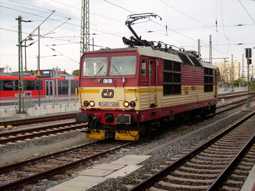 371-002 Lz in Dresden Hbf  