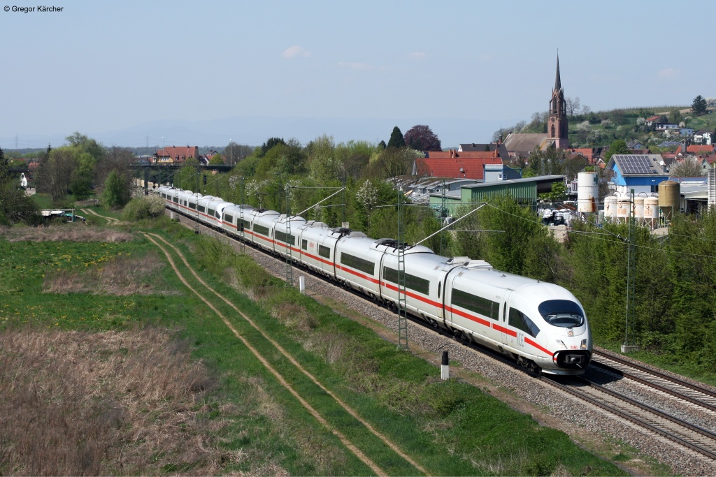 406 007-5  Hannover  als ICE 105 (Amsterdam-Basel) und 403 027-6  Siegen  als ICE 505 (Kln-Basel) bei Teningen. Aufgenommen am 25.04.2013