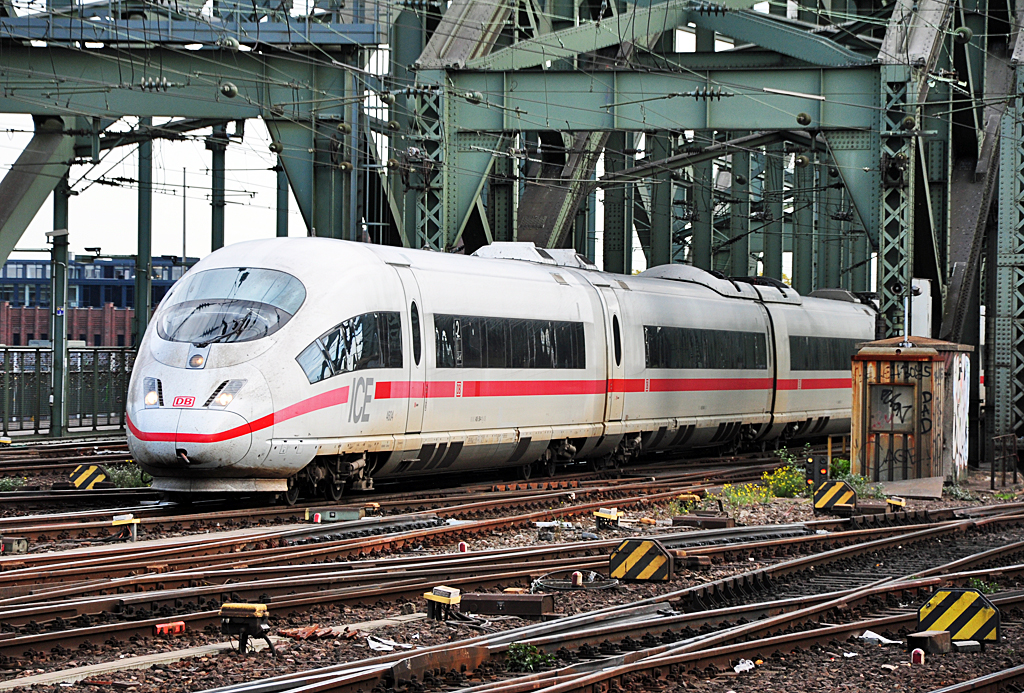 406 504-1 ICE Ausfahrt Hohenzollernbrcke Kln - 18.10.2012