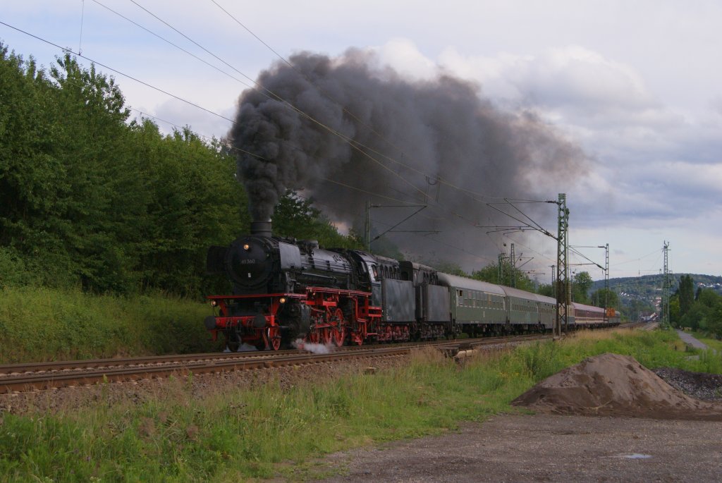 41 360 mit einem Sonderzug von Koblenz in Unkel am 18.06.2011