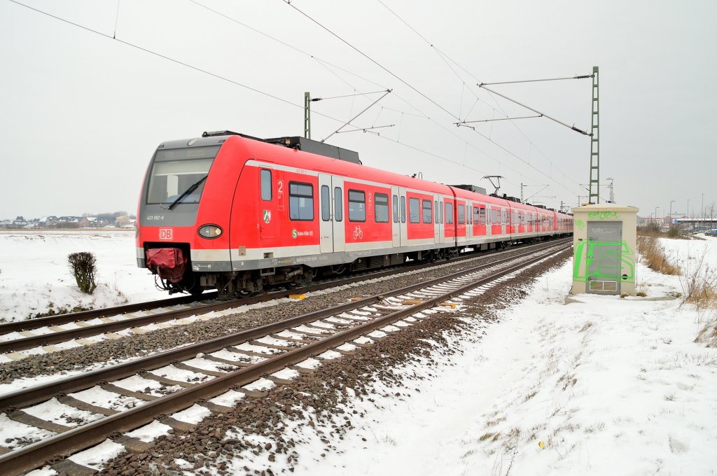 423 559-2 hat gerade den Hp Allerheiligen verlassen und strebt nun als S11 Nievenheim zu. 26.1.2013