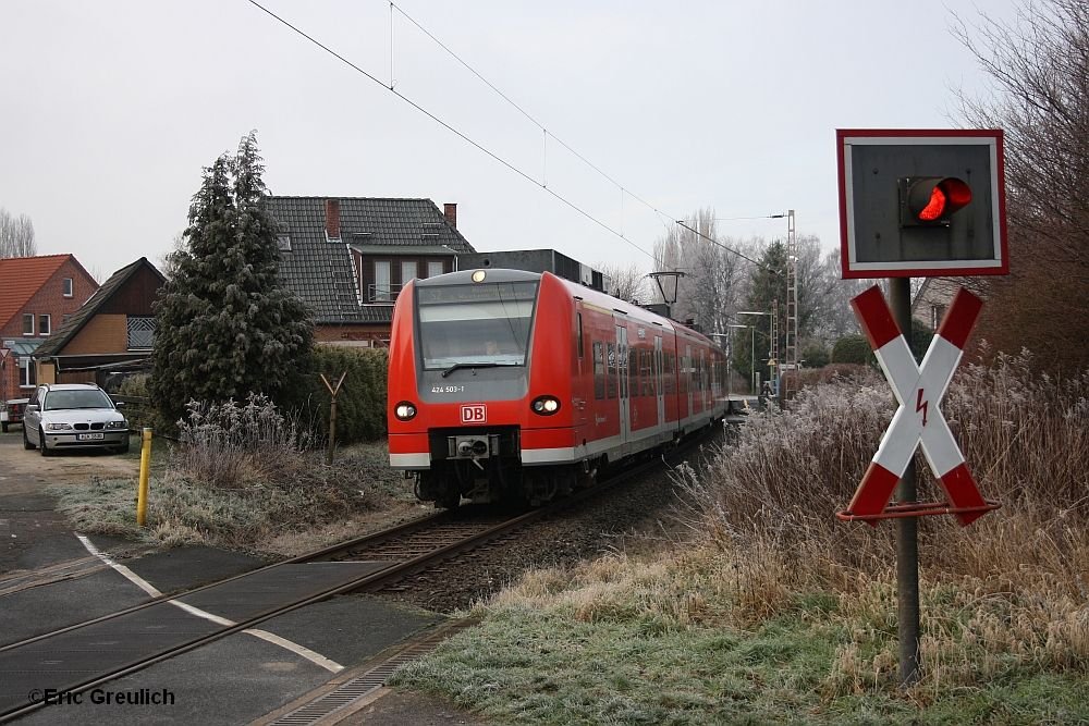 424 003 verlsst Winninghausen mit einer S2 nach Nienburg.