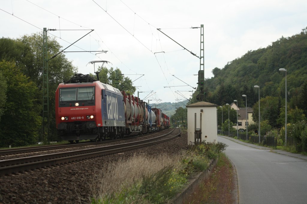 482 018-9 fuhr am 30.08.11 durch Leubsdorf.