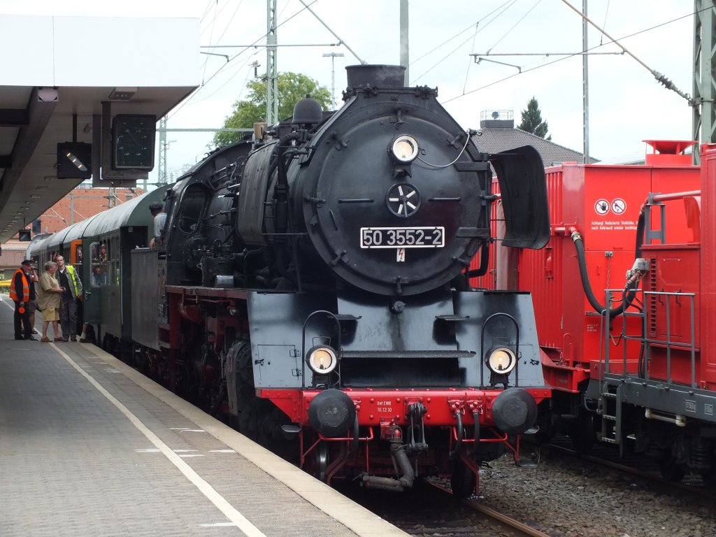 50 3552-2 mit einem Sonderzug nach Schmalnau in Fulda. (14.08.11) 