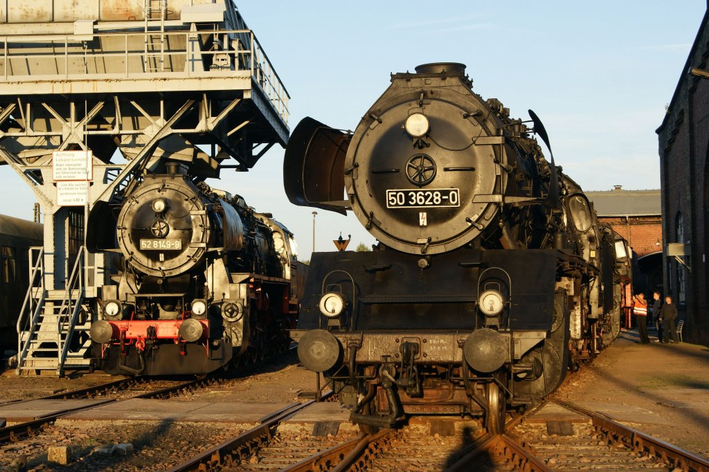 52 8149 und 50 3628 letzten Licht des 16.09.2012. Schsisches Eisenbahnmuseum Chemnitz-Hilbersdorf 