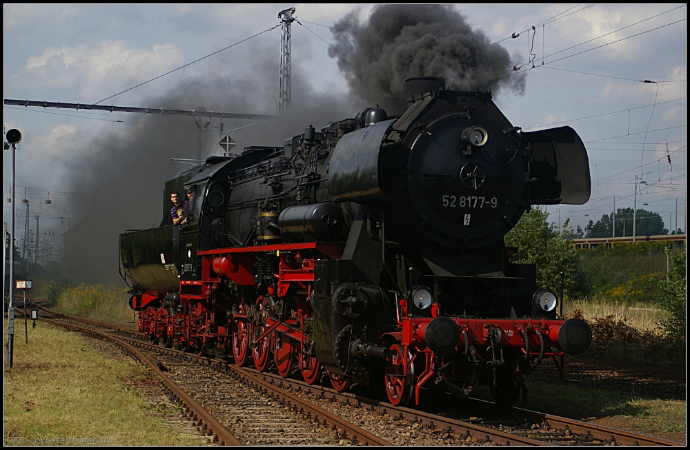 52 8177-9 stand fhr Fhrerstandmitfahrt bereit, was auch rege genutzt wurde (Eigentum Dampflokfreunde Berlin, 7. Berliner Eisenbahnfest, Bw Schneweide 12.09.2010)