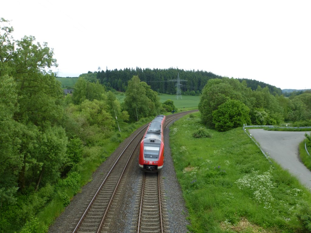 612 971 fährt hier am 9.Juni zwischen Oberkotzau und Hof.
Der Zug fuhr als IRE nach Nürnberg.