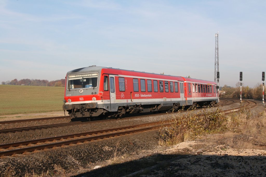 628 570 als Sonderzug unterwegs in Richtung Plauen(Vogtl.).Gutenfrst 29.10.2010.