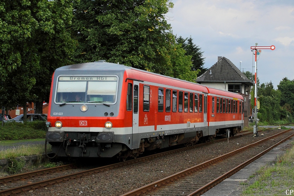 628 623 erreicht am 19.8.2011 den Bahnhof Soltau (Han). 