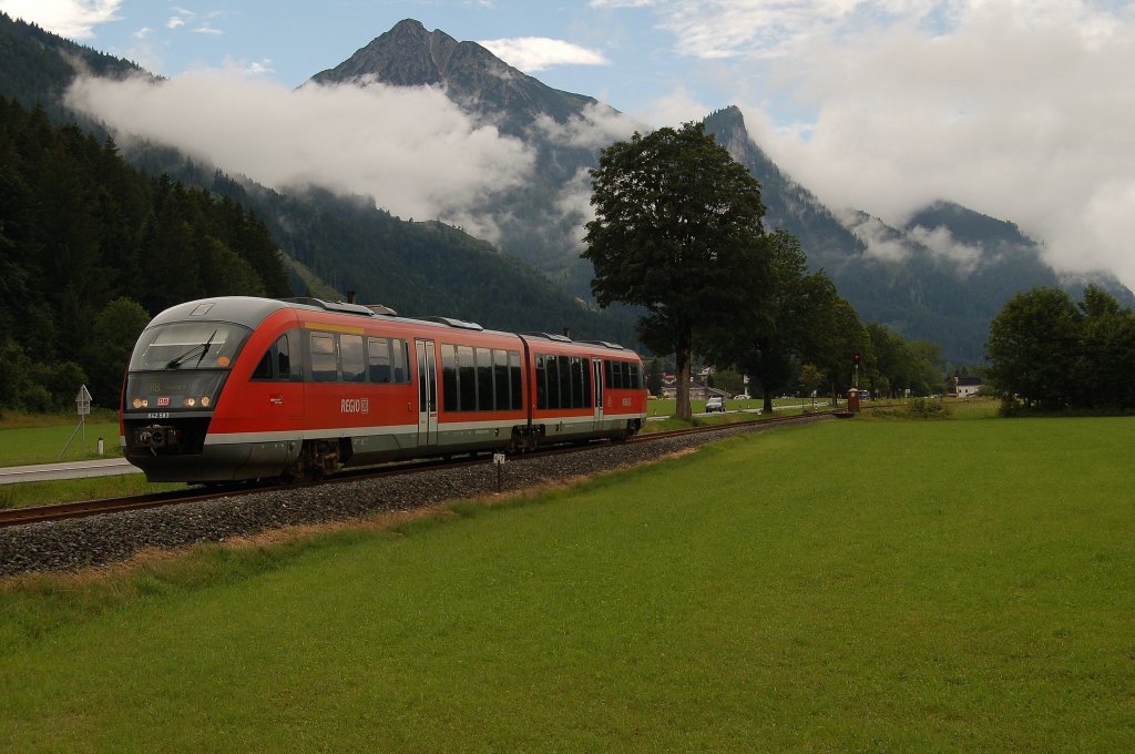 642 583 als RB 5527, Kempten(Allgu) Hbf - Reutte in Tirol in Vils in Tirol. August 2010