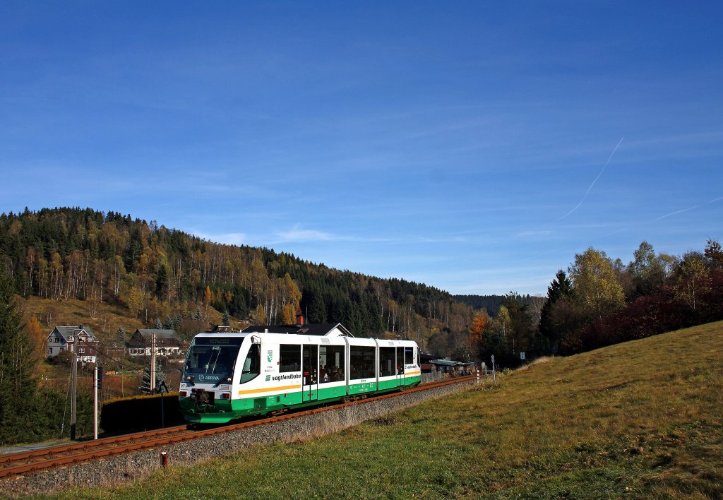 654 044 (VT44) als VBG83120 (Falkenau - ) Graslitz - Zwickau in Zwota-Zechenbach, 29.10.010.