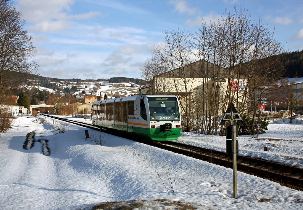 654 047 als VBG20820 (Falkenau - ) Graslitz - Lengenfeld(V) in Klingenthal, 6.2.011. Entgegen dem Zugzielanzeiger fhrt dieser Zug aufgrund von Leistungskrzungen nur bis Lengenfeld(V).