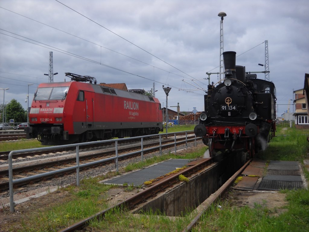 91 134 am 13.6.2010 im Eisenbahnmuseum Wismar hier auf der untersuchungsgrube.