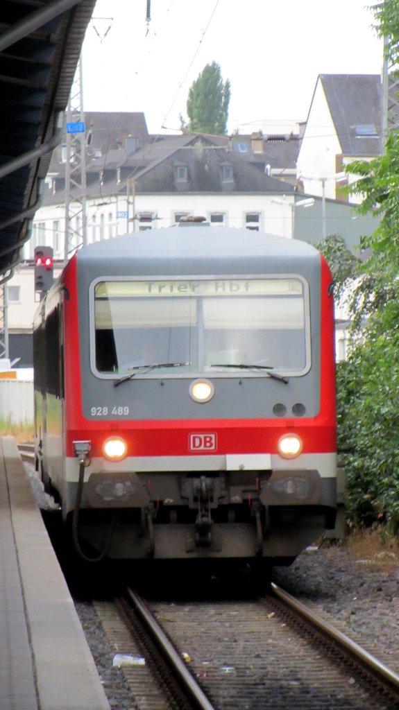 928 498 als RE 5205 (Luxembourg-Trier Hbf) in Trier Hbf.(6.8.2012)