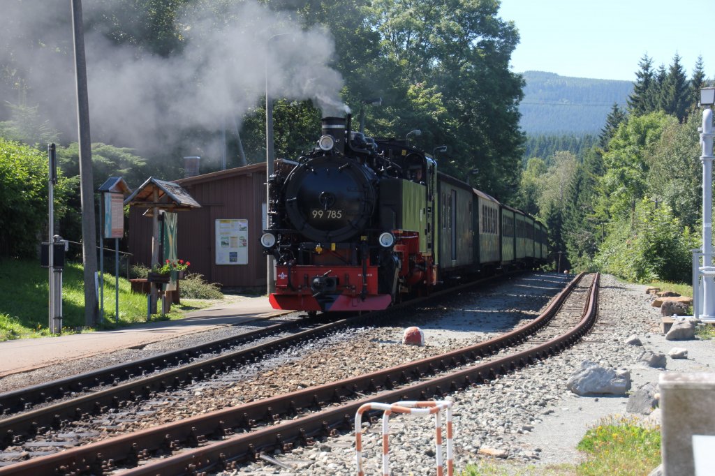 99 785 mit  Anhngseln  am 19.08.2012 nach Oberwiesenthal in Kretscham-Rothensehma.