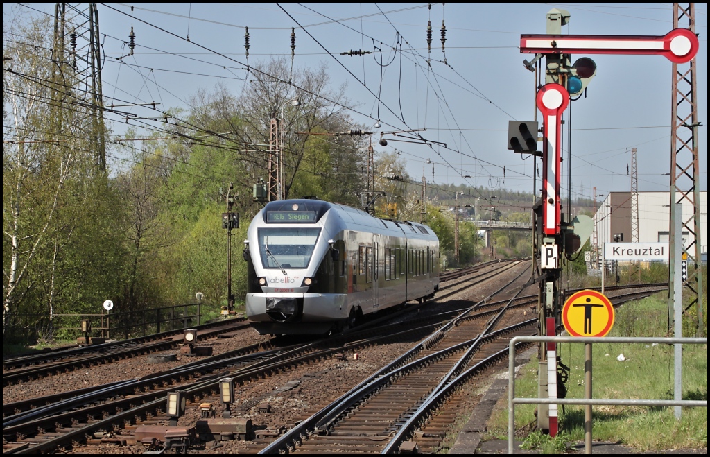 Abellio ET 22003 als RE 16 nach Siegen am 19.04.11 in Kreuztal
