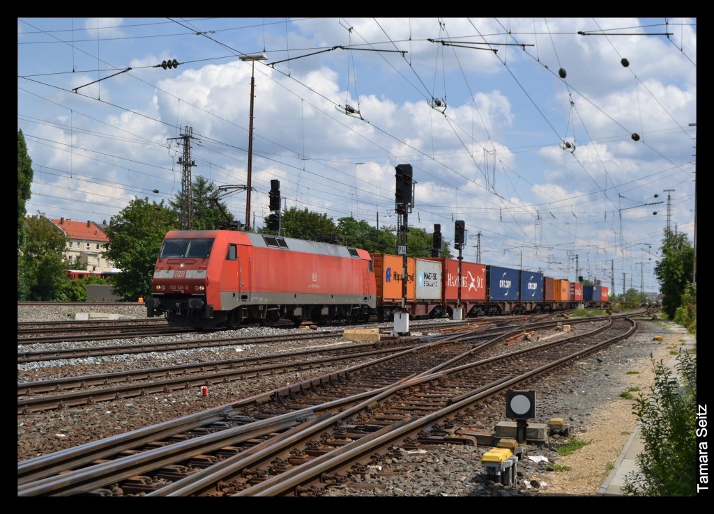 Am 02.07.13 hat 152 145 einen Containerzug zu befrdern. Auf dem Bild ist sie im Frther Gterbahnhof zu sehen. 