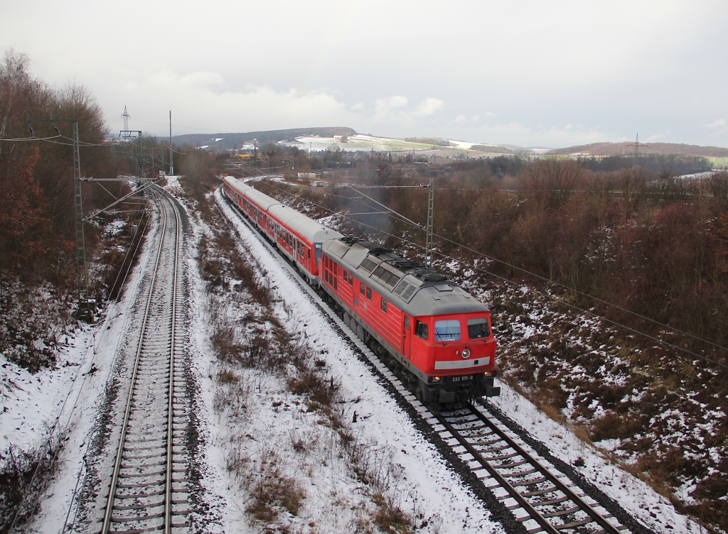 Am 15.12.2012 wurde der Advent-Express von Gttingen nach Erfurt von 232 571-0 gezogen. Aufgenommen bei Eichenberg.
