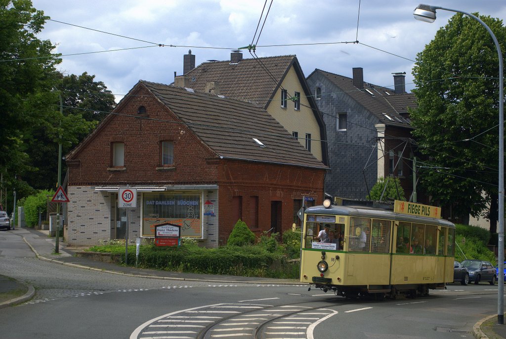 Am 17.06.2012 qulte sich KSW 96 im Einsatz als MuseumsExpress den Berg der Dr.-C.-Otto-Str. von BO-Dahlhausen nach Linden hoch.