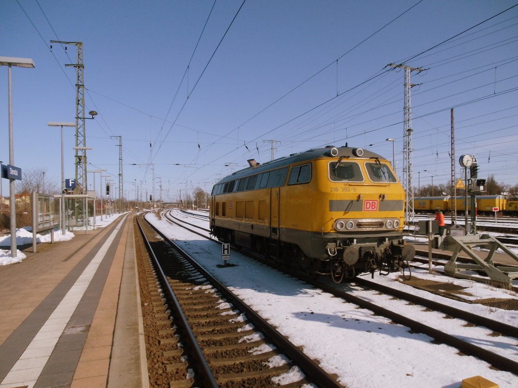 Am 24.03.2013 fuhr 218 392 Lz durch Stendal in Richtung Berlin.