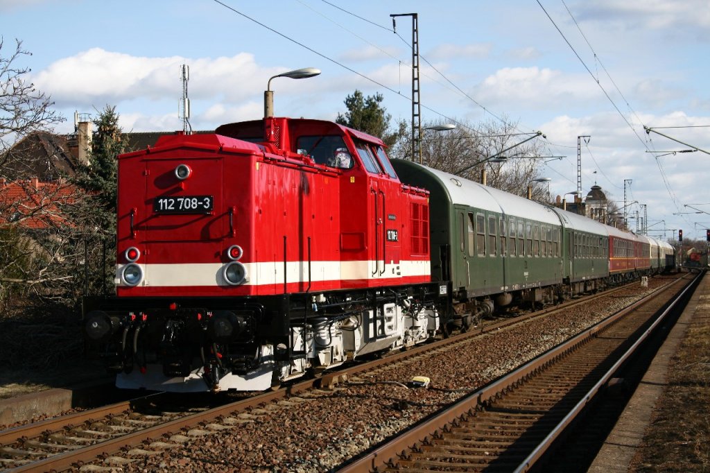 Am 27.02.2010 ist 112 708 u. 52 8079 mit ihrem Sonderzug von Stollberg(Sachs) in Radebeul angekommen.