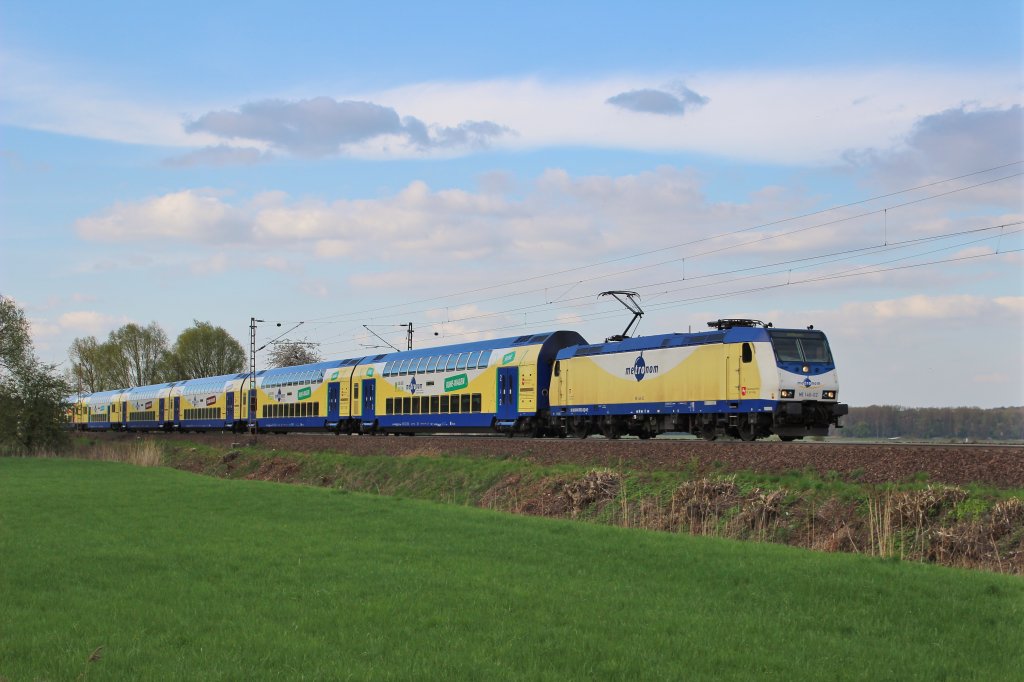 Am 28.April 2013 war ME146 02 mit dem  Zug der Ideen  sdlich von Elze(Han) auf dem Weg nach Gttingen.
