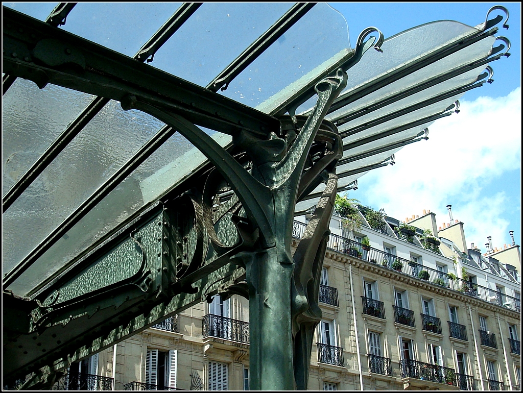 Archiv: Jugendstil-berdachung an einer Pariser Metro-Station. 15.7.2009 