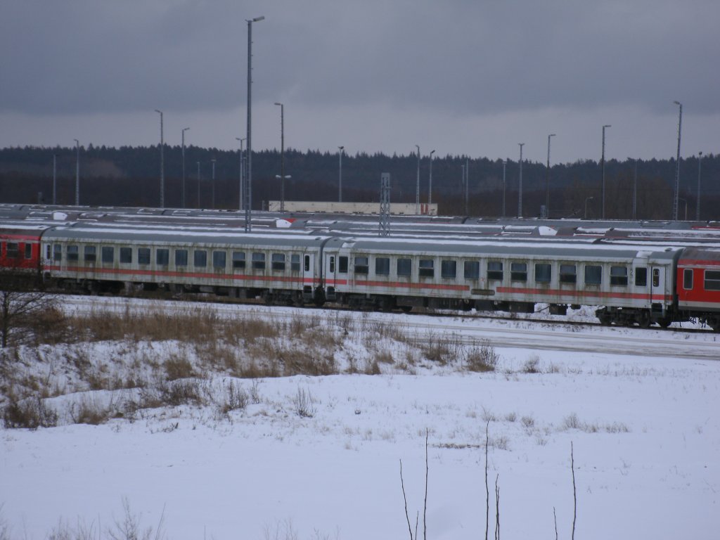 Auch IC-Wagen stellte die Bahn in Mukran ab.Aufgenommen am 18.Januar 2013 vom ehmaligen Haltepunkt Mukran-West aus.