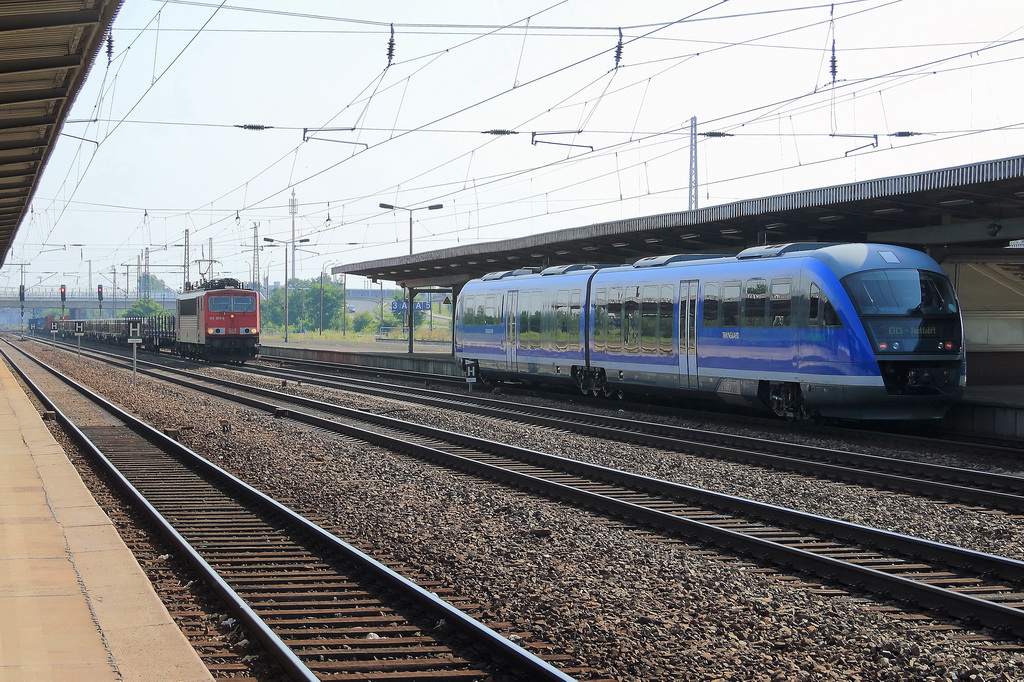 Bahnhof Berlin Flughafen Schönefeld am 25. Juli 2012, Durchfahrt 155