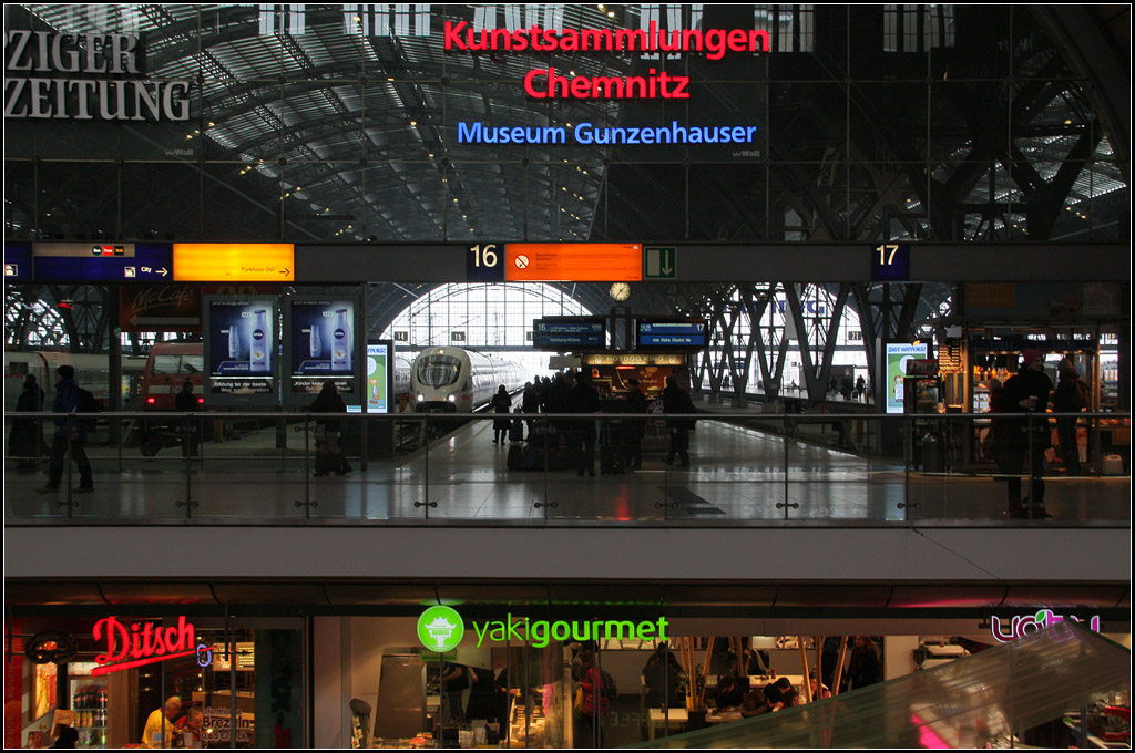 Bahnhof und Einkaufszentrum - 

Hauptbahnhof Leipzig, 

18.03.2013 (M)